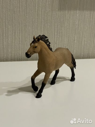 Лошадь фигурка Schleich