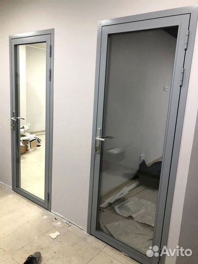 Стеклянная дверь по индивидуальным размерам