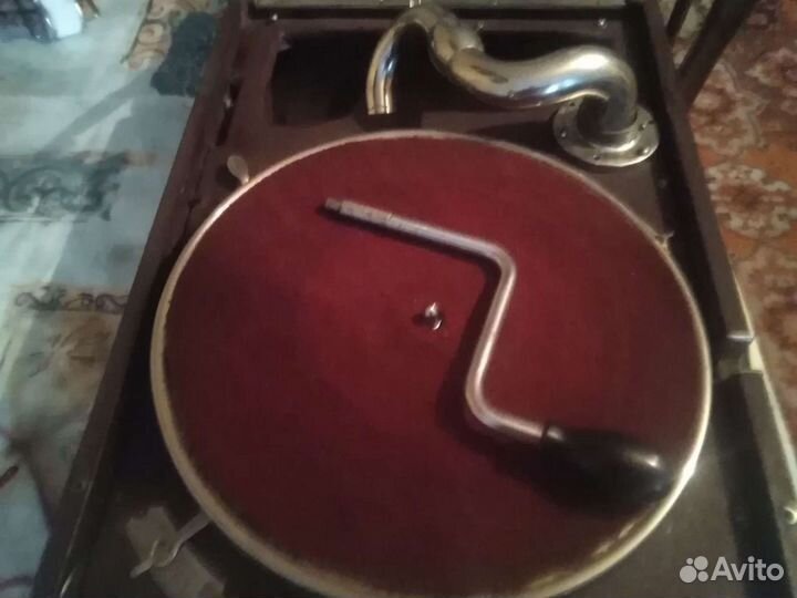 Патефон завода Молот 1951-1954г