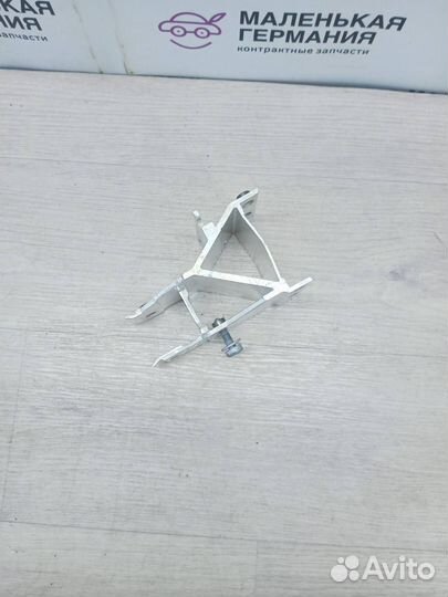 Кронштейн (крепление) BMW 5 G30/G31 (2016 - 2020)