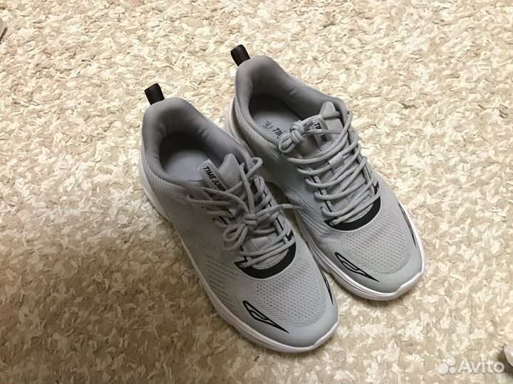 Кроссовки подростковые