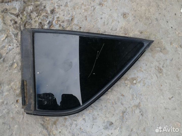 Форточка задняя левая мицубиси лансер 9
