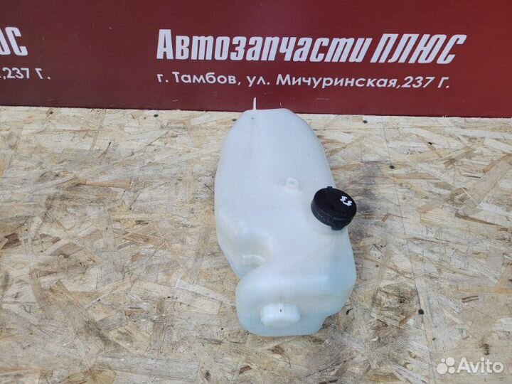 Бачок омывателя Renault Logan