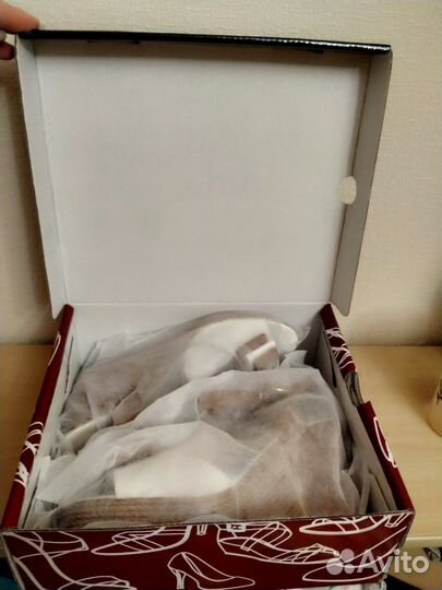 Босоножки женские