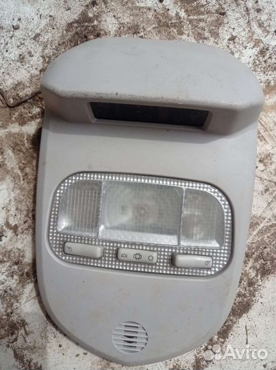 Peugeot 308 плафон освещения салона