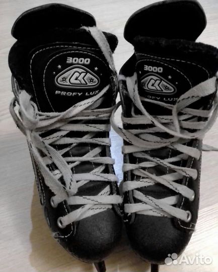 Коньки хоккейные