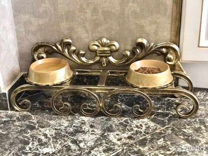 Подставка под миски питомицам -эксклюзивная кованн