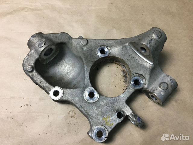 Кулак поворотный задний правый Cadillac SRX II