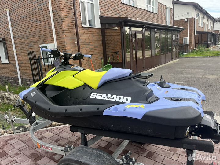 Гидроцикл BRP spark trixx