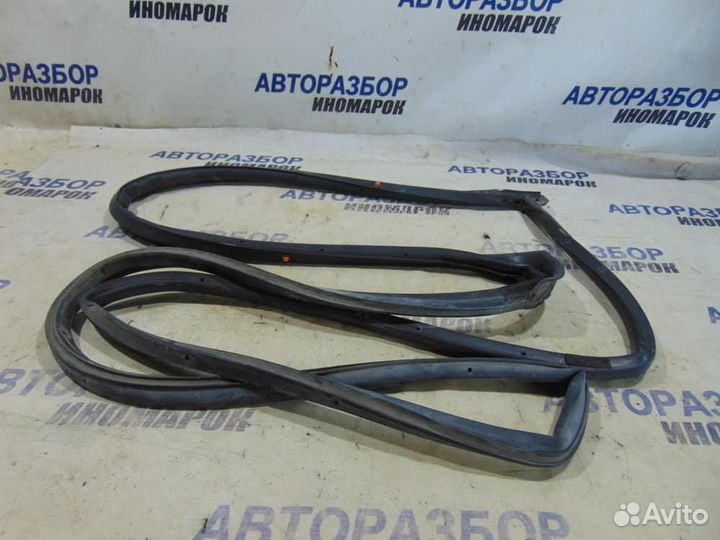 Уплотнитель двери для Hyundai Solaris 1 2010-2017