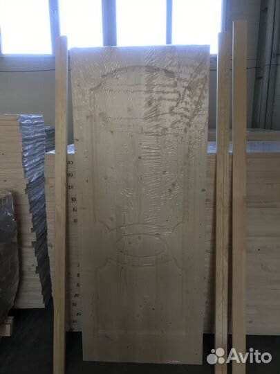 Двери межкомнатные деревянные новые