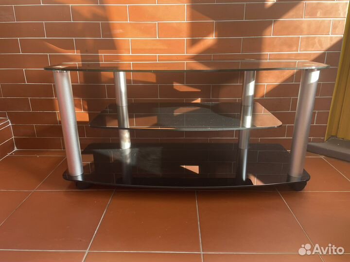 Стеклянная тумба под тв