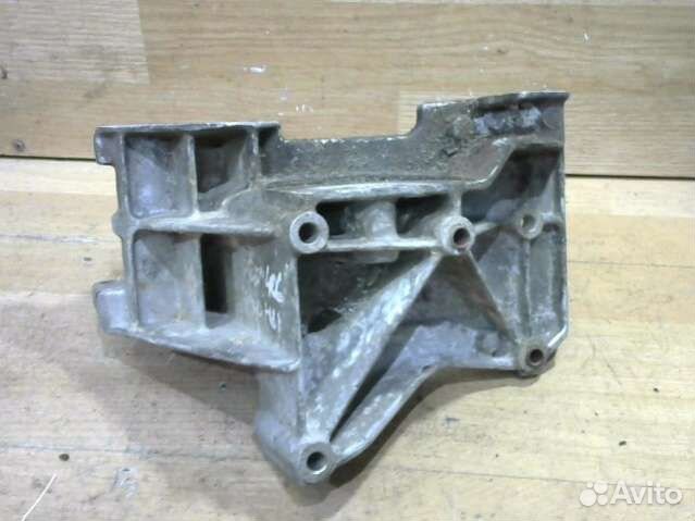 Кронштейн генератора Peugeot 406 96348183