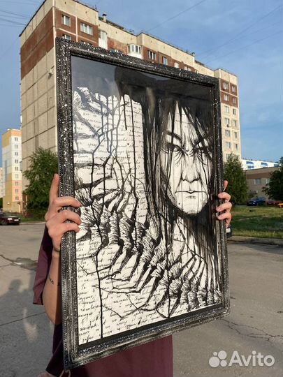 Картина тушью в кастомной раме