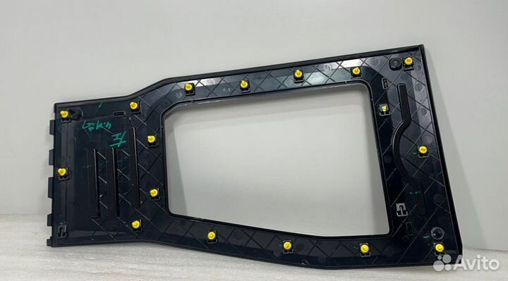 Накладка глухого стекла задняя левая Jetour