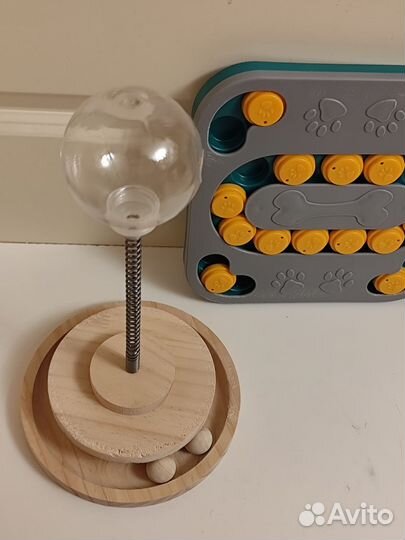 Интерактивная кормушка для собак и кошек/ игрушка