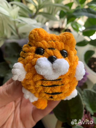 Игрушки вязаные брелочки