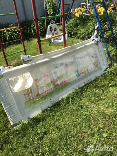 Бордюр-манеж для кровати