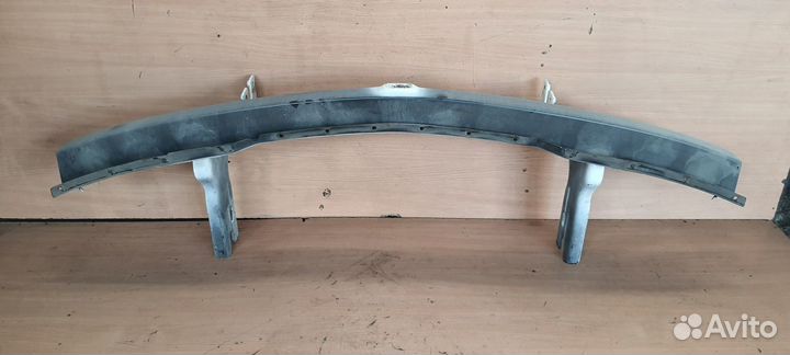 Усилитель переднего бампера SsangYong Musso, 2003г