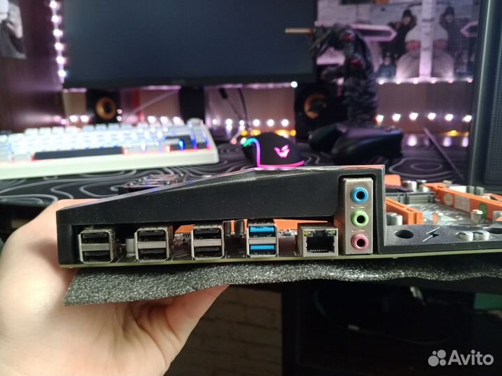 Материнская плата с процессором