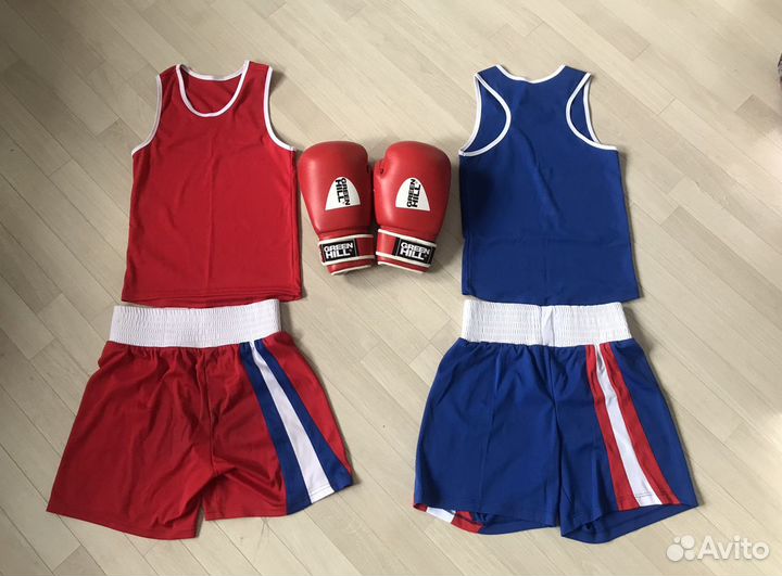 Боксерские перчатки и форма