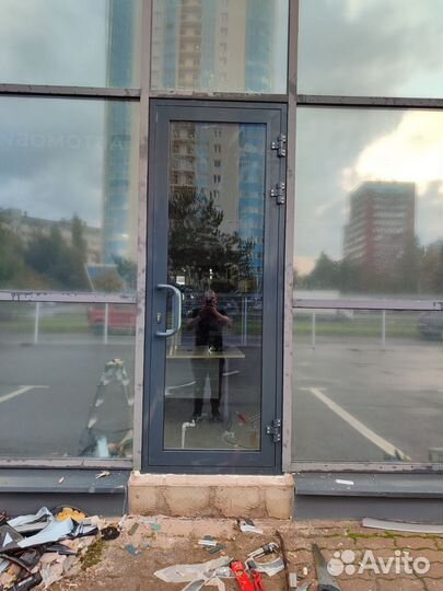 Алюминиевые двери для коммерческих помещений