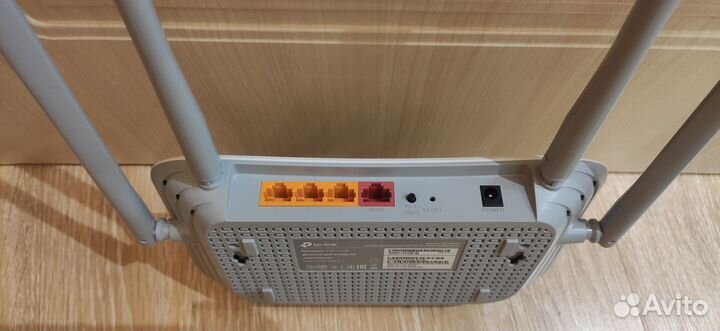 Гигабитный Wi-Fi роутер D-Link DIR-825