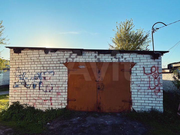 Гараж, > 30 м²