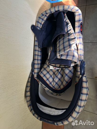 Детская коляска с люлькой