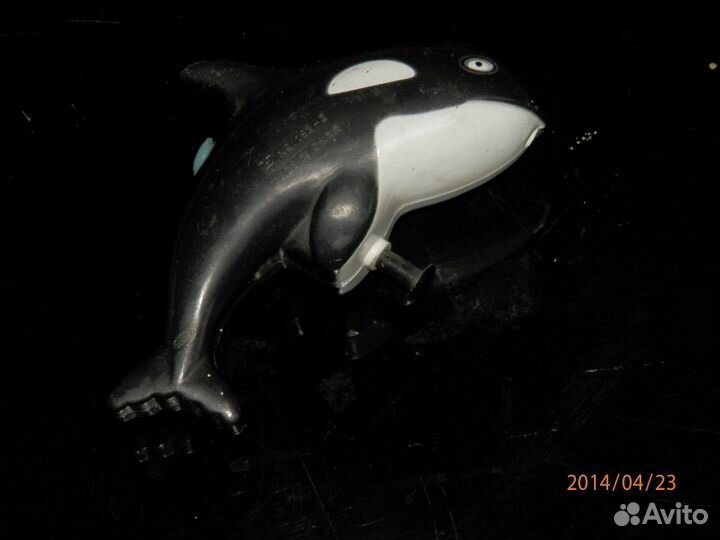 Игрушка дельфин-брызгалка