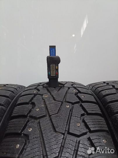 Pirelli Ice Zero 215/65 R16