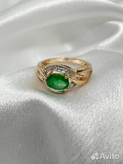 Золотое кольцо с бриллиантами, изумруд 585 / 3.17