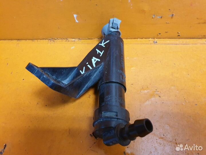 Форсунка омывателя фары левая Hyundai Santa Fe 3