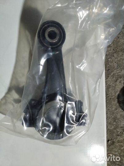 Стойка переднего стабилизатора правая ML W163