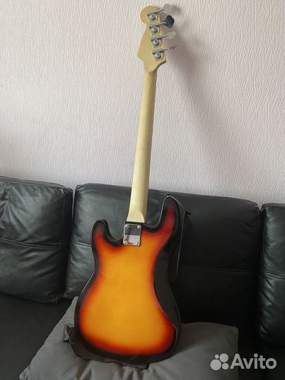 Бас гитара Rocket