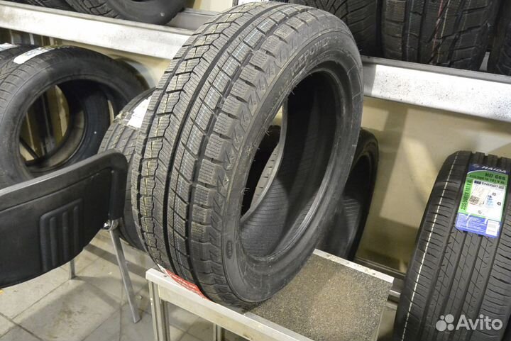 Fronway IcePower 868 205/55 R16 91H