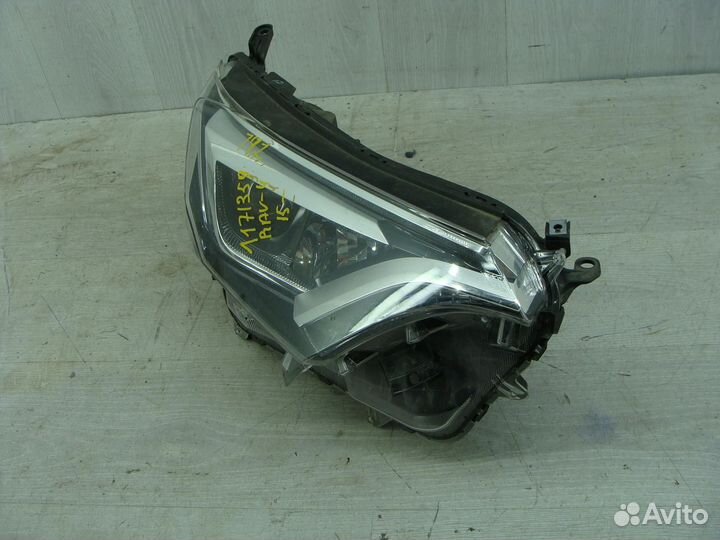 Фара правая Toyota RAV4