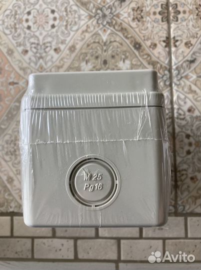 Редкий наружный Щит бокс 2-4 модуля Kaedra 13975