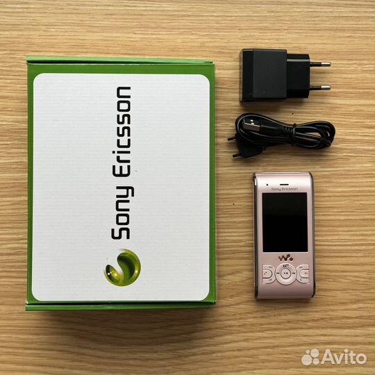 Sony Ericsson W595