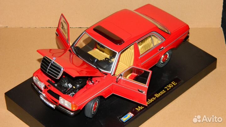 Mercedes-Benz 230E W123 Red 1983 Revell 1/18