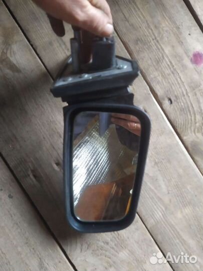 Боковое зеркало. Правое