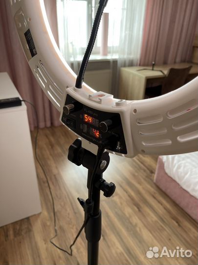 Кольцевая лампа со штативом