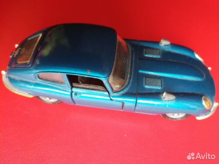 Corgi Toys 335 Jaguar 1968 год