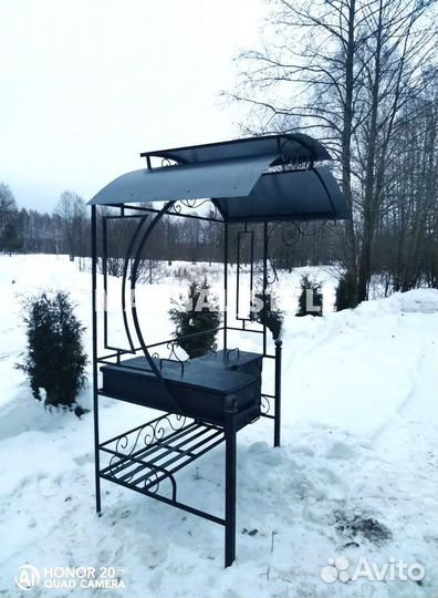 Мангал с крышей