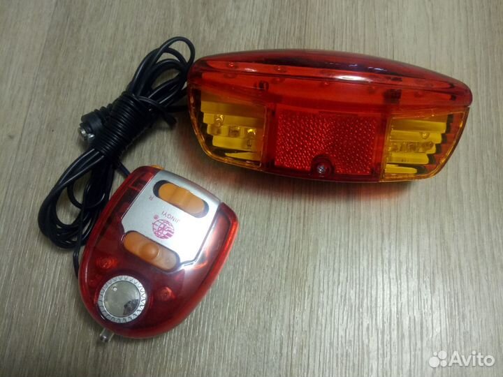 Фонарь задний с поворотниками