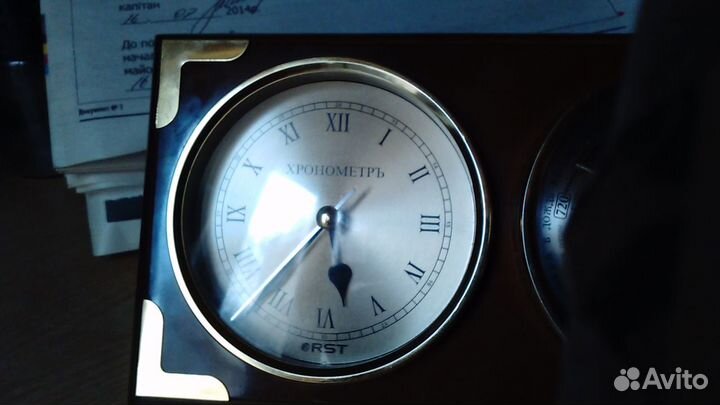 Барометр с часами