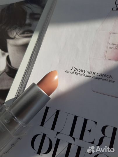 Помада нюдовая нюд