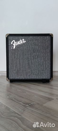 Басовый комбоусилитель