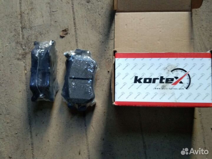 Тормозные колодки заднии Опель астра