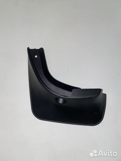 Брызговик задний левый Toyota Allion 240